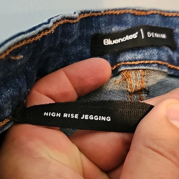 Bluenotes Size 10 Distressed Blue High Rise Jeggings - Picture 6 of 7